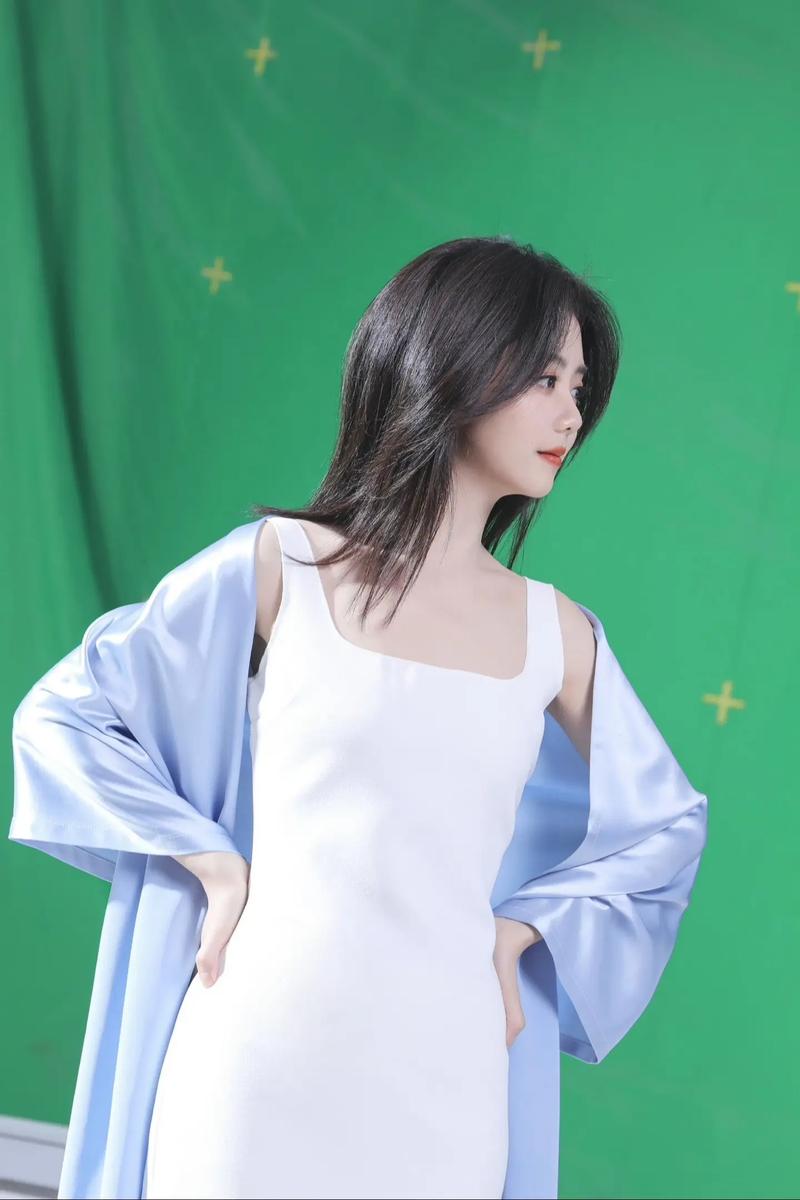 谭松韵素颜好让人心动!同款无惧镜头好肌肤你值得拥有