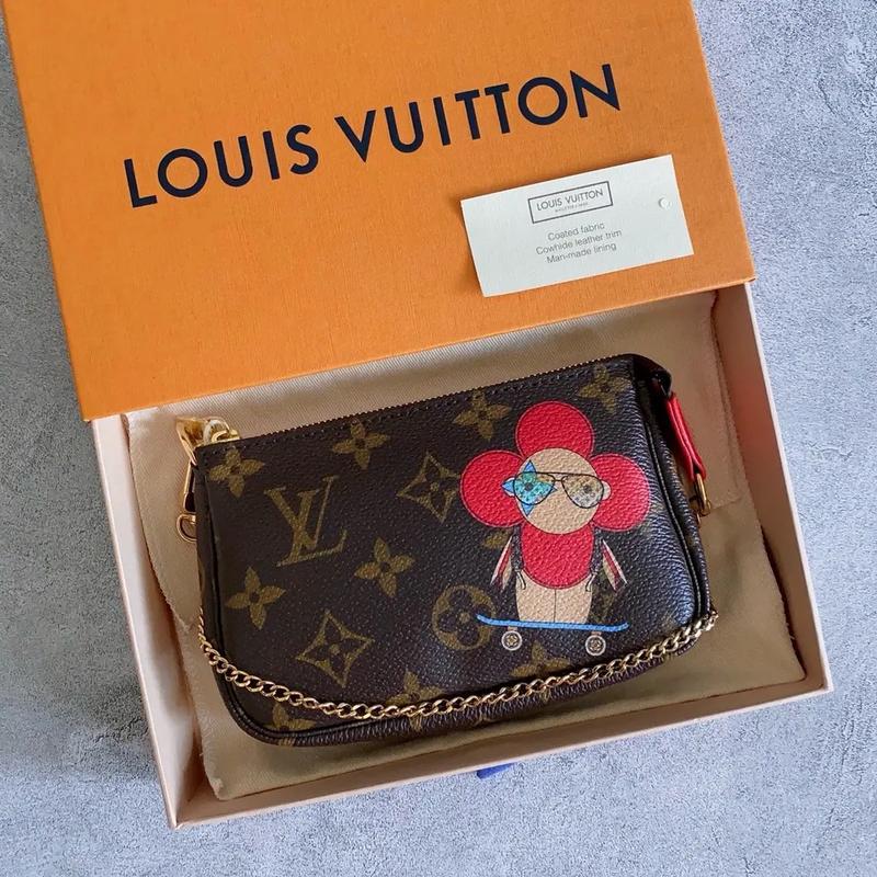 一线品牌女包有哪些牌子图片,日本潮流女包品牌逐渐走入民众