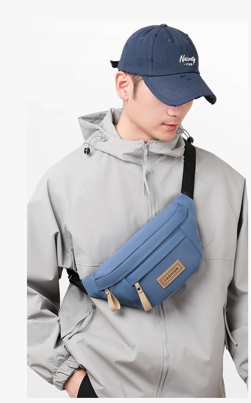 学生斜挎包推荐,韩式斜挎包时尚大方彰显男性追随时尚步伐