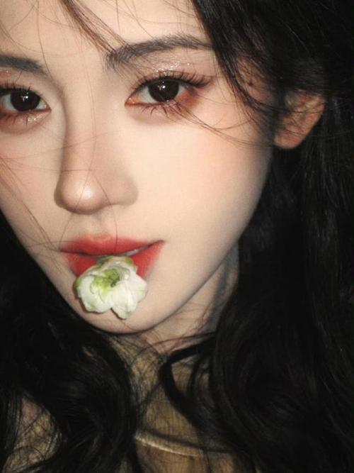 谁化谁好看的鞠婧祎复古妆,长什么样?