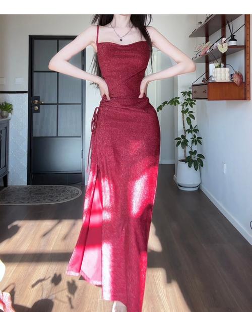 年会如何最吸睛？全身来点blingbling！