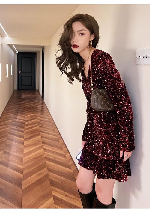 年会如何最吸睛？全身来点blingbling！