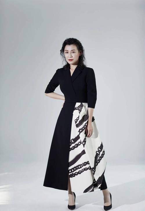 甘当绿叶，也能爆红！宝藏姐姐刘琳这下藏不住了