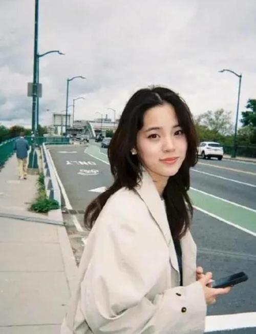 见证了欧阳娜娜和赛琳娜的暴风成长,没想到她们连护手都这么绝……