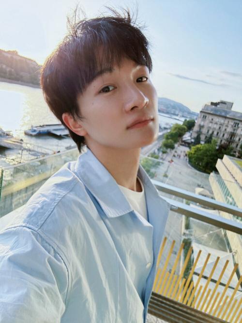 将兴趣变成职业，周深说自己做歌手很幸福！