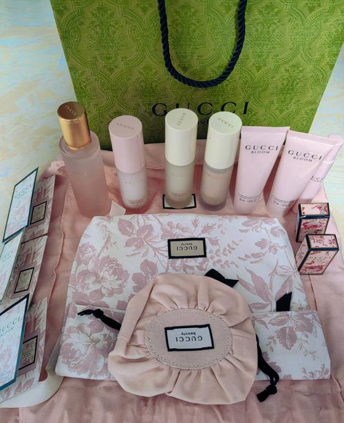 当彩妆届的经典款换上绚烂新装，究竟会碰撞出怎样的火花？