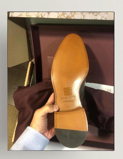 John Lobb推出2021全新秋冬小配件