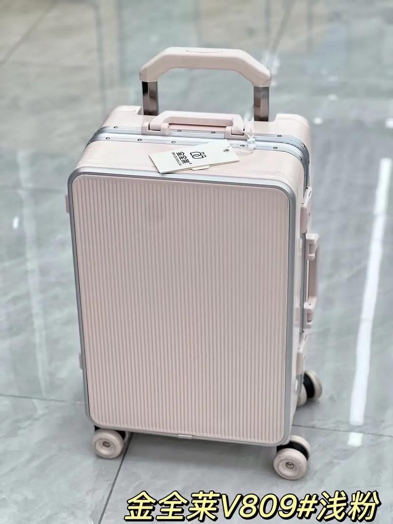 上海箱包工厂,酒王牧箱包上海店铺:用料上乘价格极高