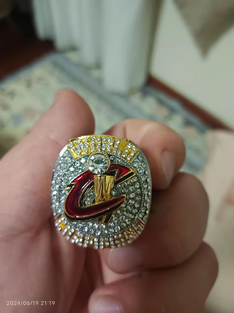 见证巅峰时刻 Tournaire ASSE球场戒指