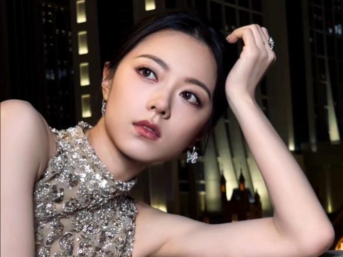 弯道超车的赵今麦，凭什么？