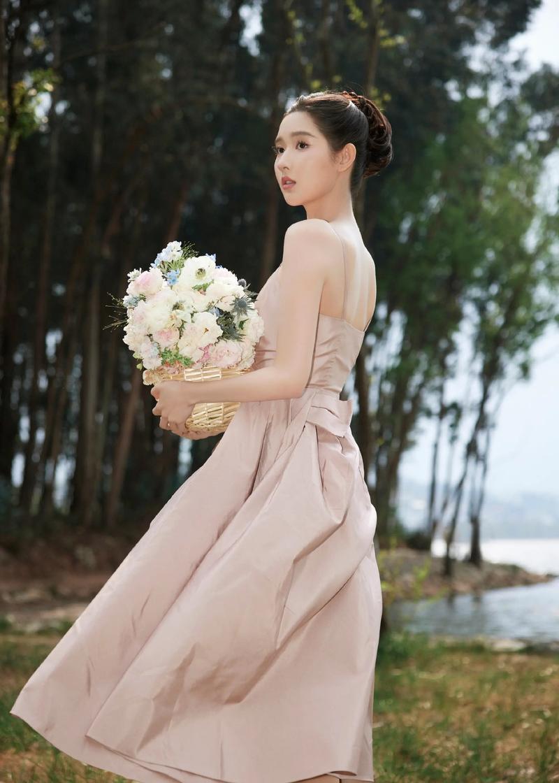 天选“白月光”出圈，王玉雯的one pick衬衫是哪件？