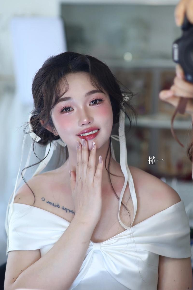 这波“糖系”妆容的甜蜜暴击我收下了！但秘诀是什么 ？