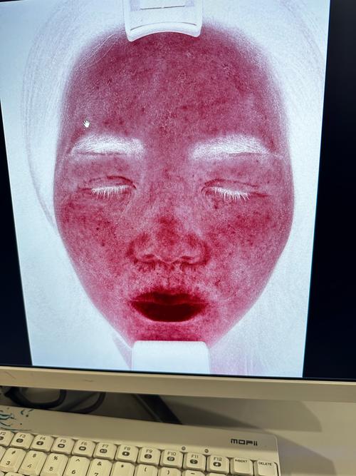 脸颊上的一抹红晕，就是初见心动的模样！