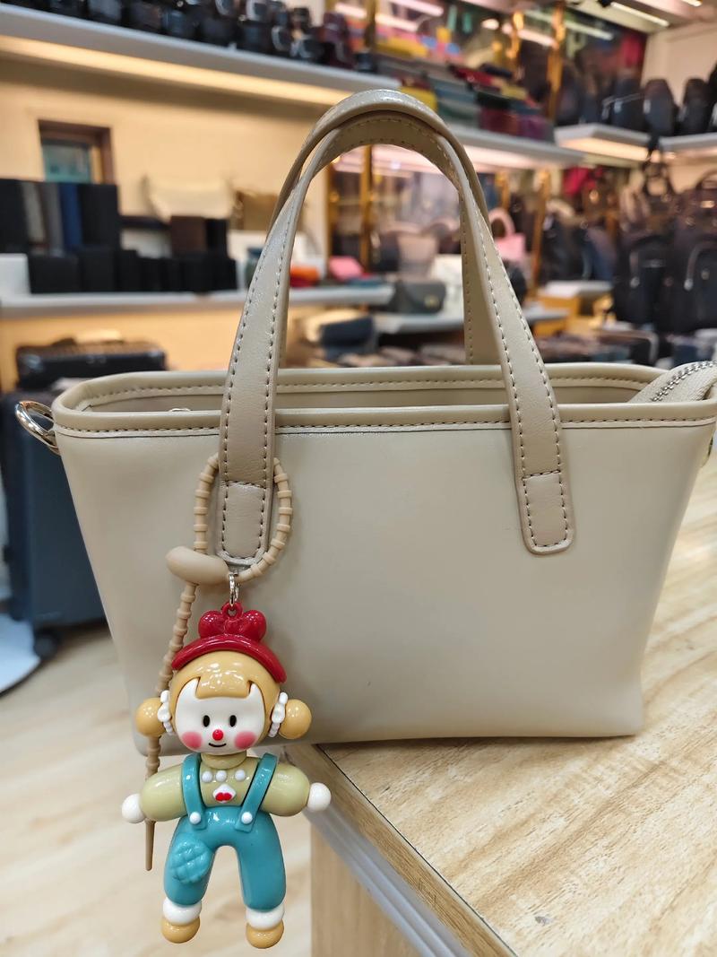 佛山包包,去广州太麻烦吗？可以去佛山网上箱包批发市场