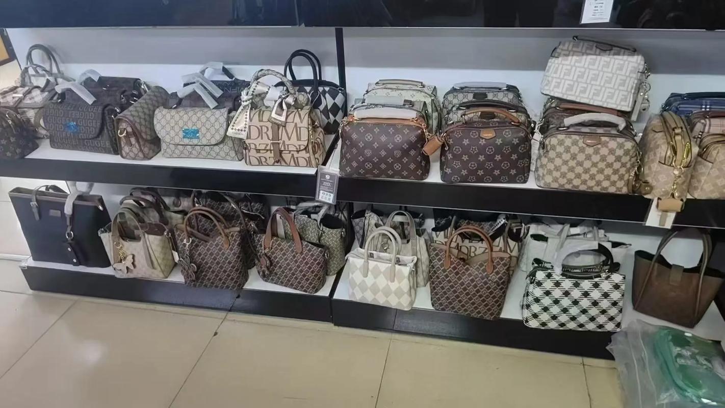 佛山包包,去广州太麻烦吗？可以去佛山网上箱包批发市场