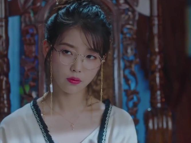 《德鲁纳酒店》完结了，但满月社长IU的百变妆容可够我再用个一千年~