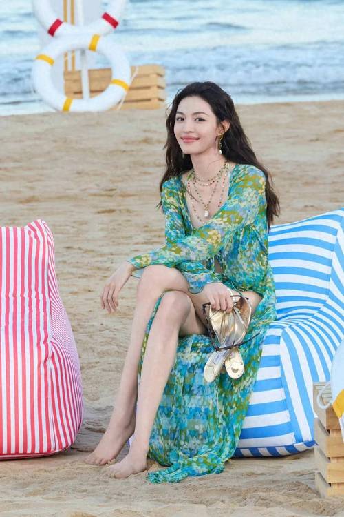 灵兽与美人，钟楚曦的镜花水月世界美到心醉