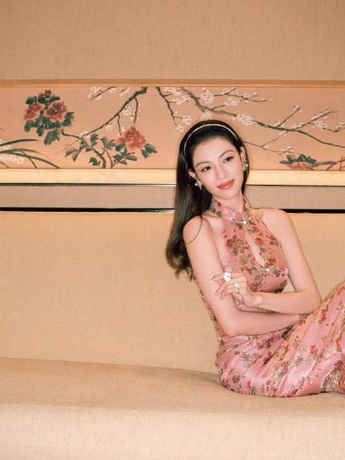 灵兽与美人，钟楚曦的镜花水月世界美到心醉