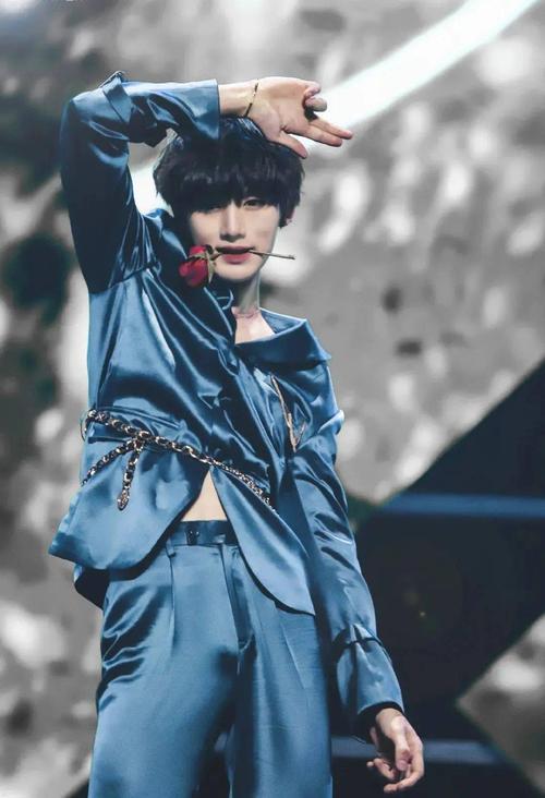 18岁的丁程鑫，竟然活得这么通透