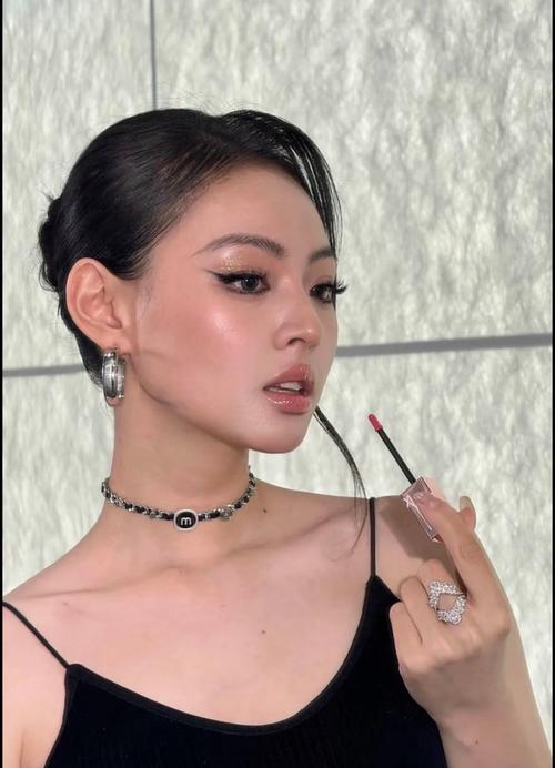 为什么女霸总的妆，看起来那么简单却又那么有钱？