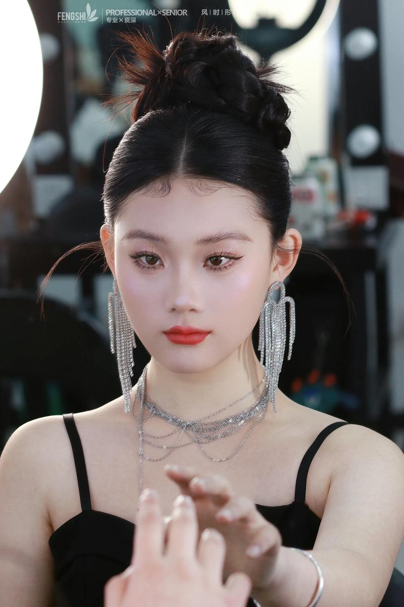 为什么女霸总的妆，看起来那么简单却又那么有钱？