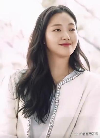 单眼皮的周冬雨和金高银,我通通都爱!她们的眼睛是如何逆袭的?