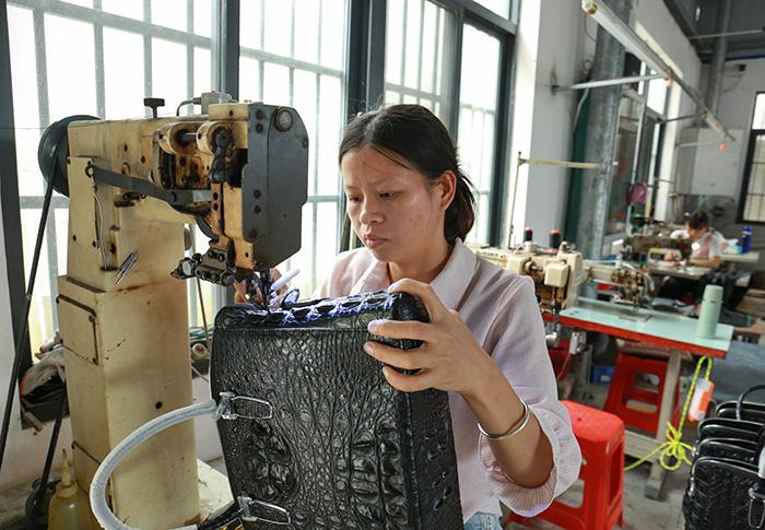 箱包厂怎么开,如何在箱包行业发展？