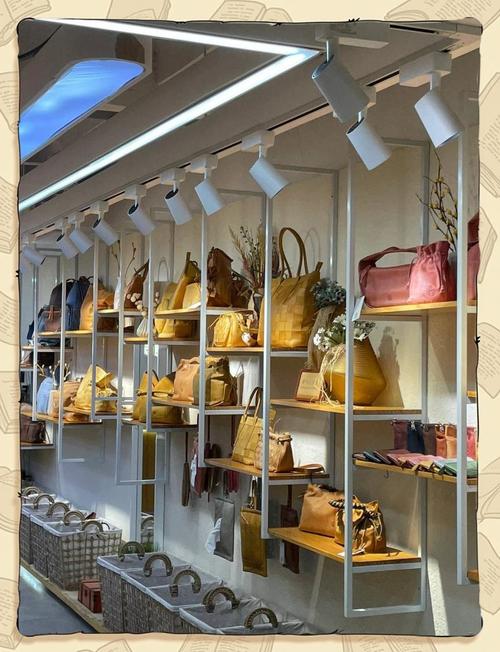 批发爆款包包在哪里,广州包包批发市场紫源港是批发包包好去处