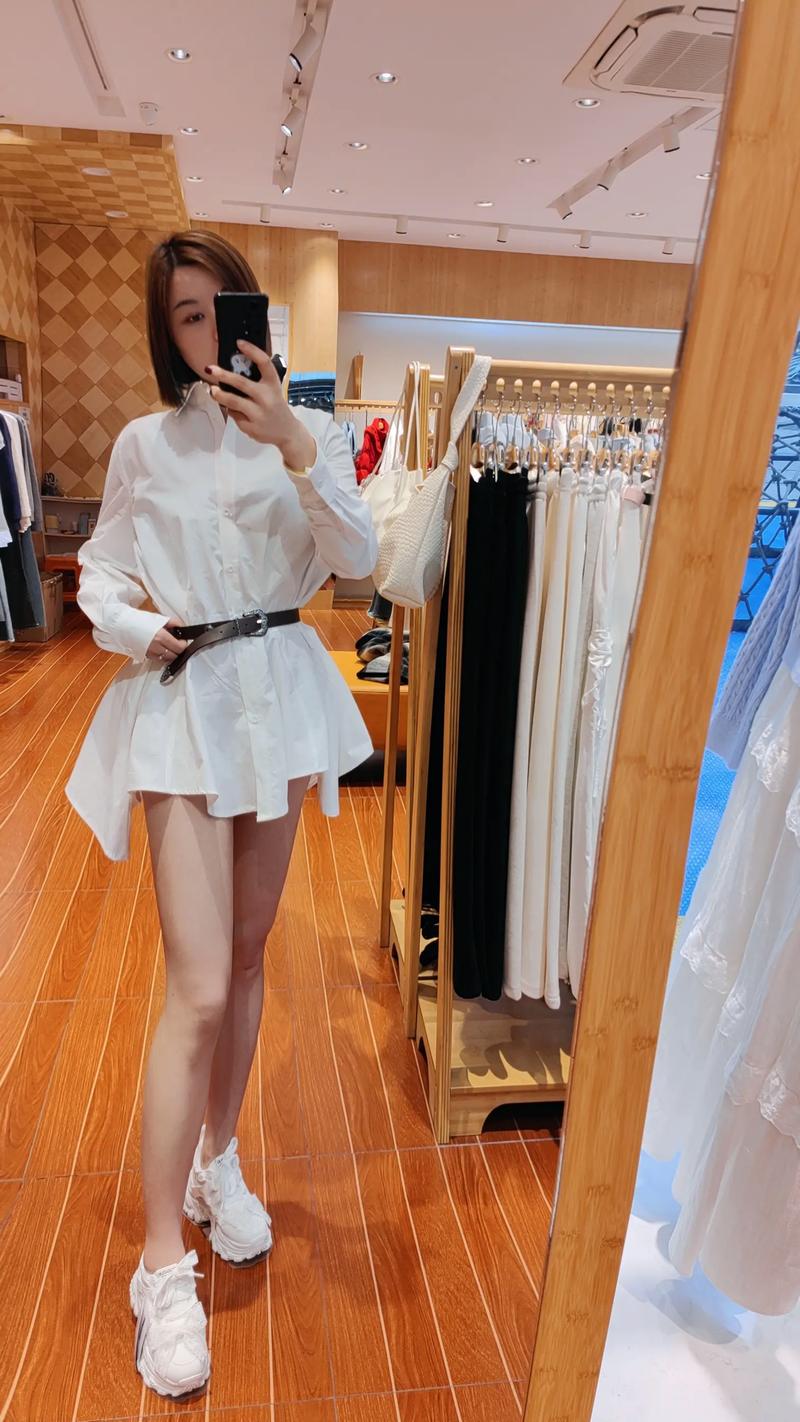 治愈不开心？用“高能量”穿搭硬控小长假！