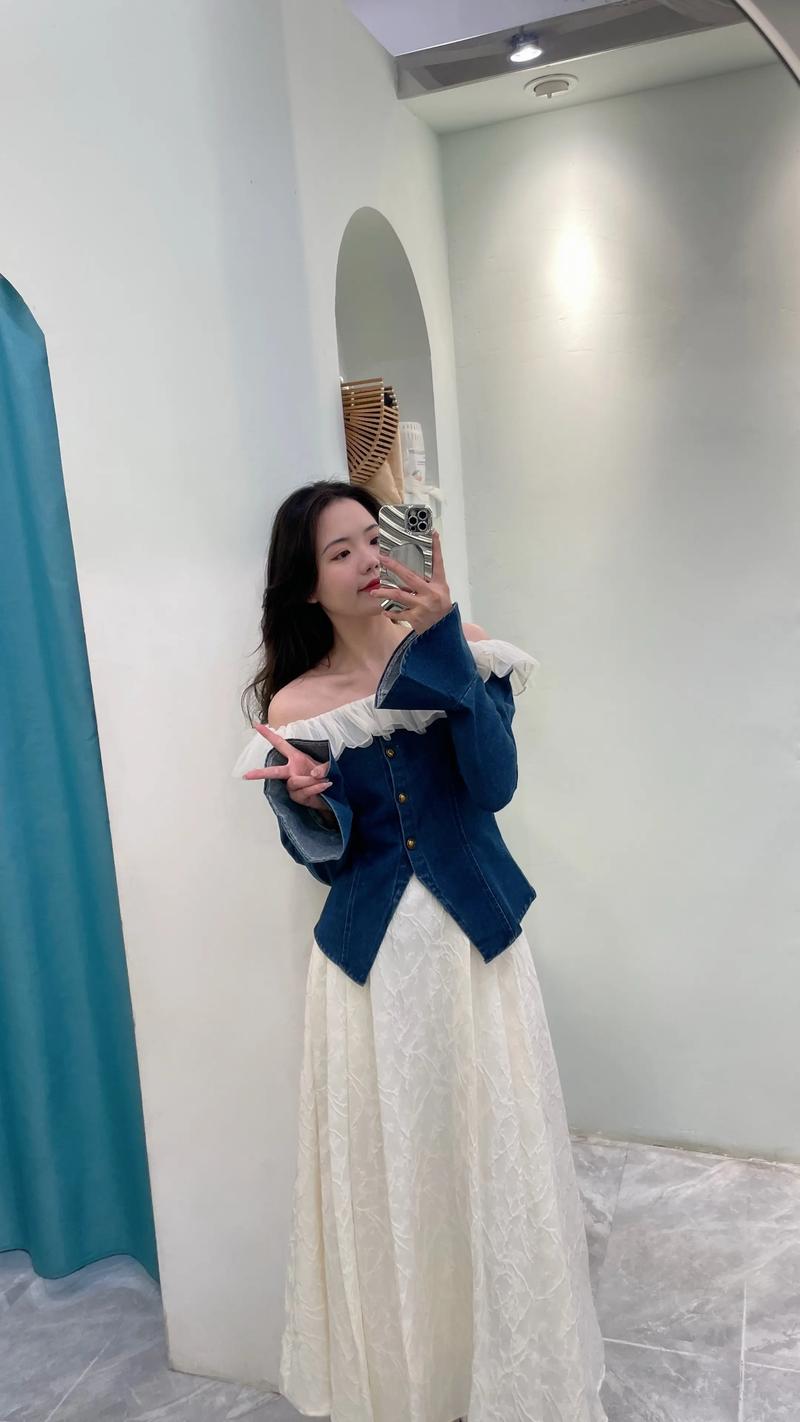 治愈不开心？用“高能量”穿搭硬控小长假！