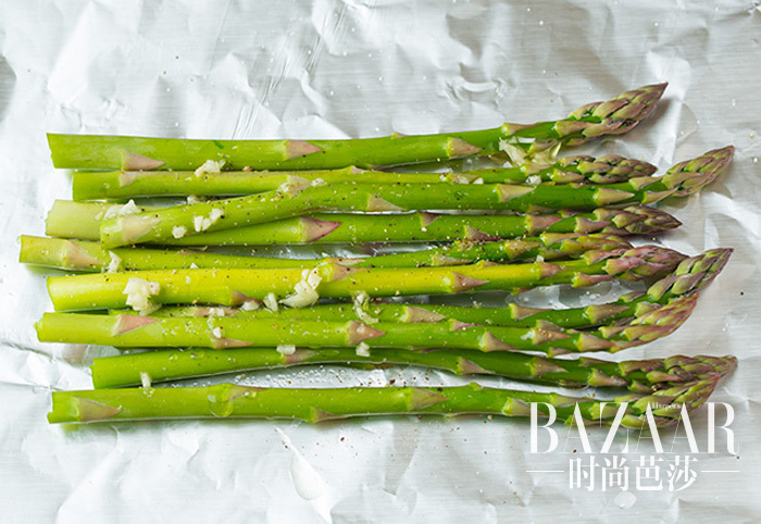 adaymag-the-recipes-you-need-to-cook-for-him-on-a-date-night-06