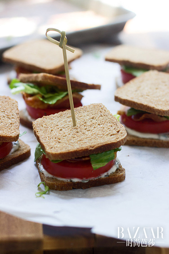 adaymag-bite-size-blt-sandwiches-05