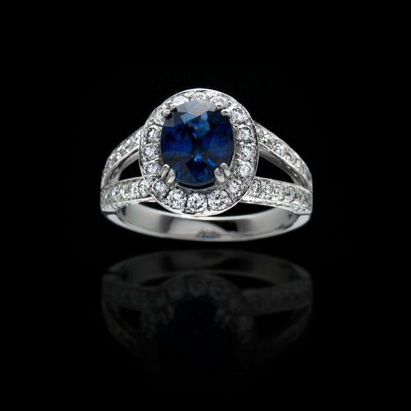 Diamondland 为你挑选完美订婚钻戒