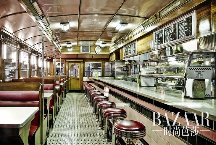 adaymag-get-on-the-bus-let-s-shop-03