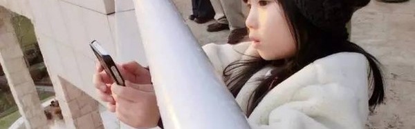 你一定想不到，自拍界扛把子高晓松的闺女简直美成一缕清风！