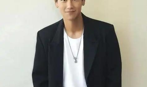 跟着男神李健、彭于晏、吴秀波......来选表