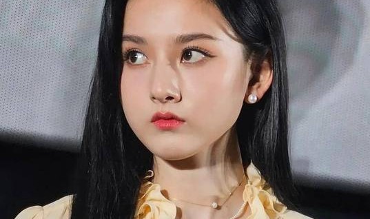宋祖儿9分钟化的妆比我们早起半个小时的都好看?