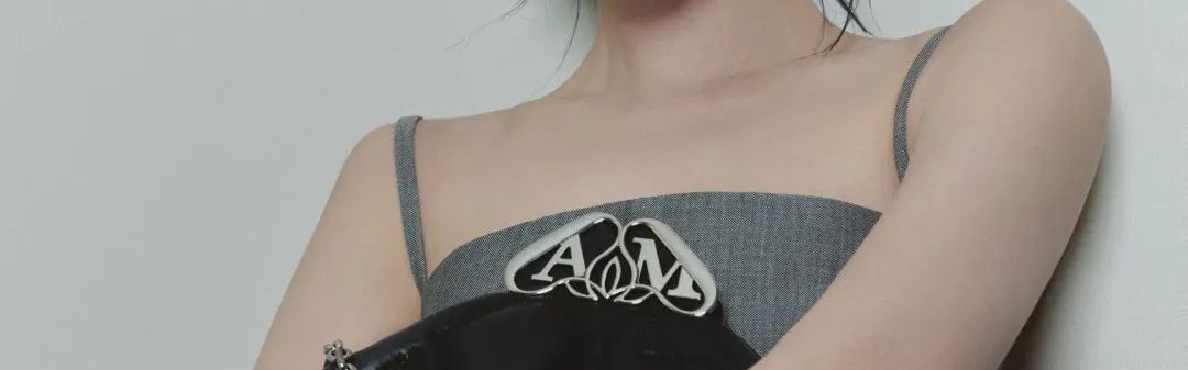 与张天爱一起漫步巴黎，探寻美与力量。