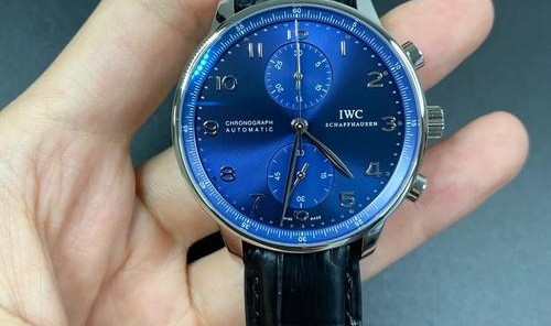 演绎新经典深海之蓝 先锋之冕,IWC万国表以蓝色葡萄牙系列腕表