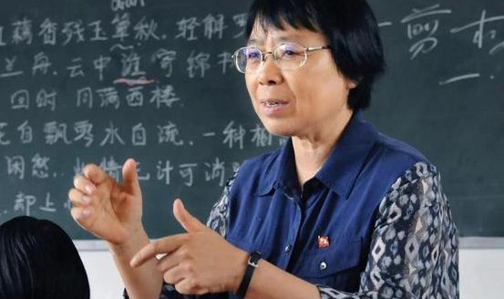 一位乡村女校长,带领一所乡村小学“复活”