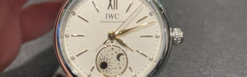 IWC万国新推出两款女士腕表，回归圆形表壳！