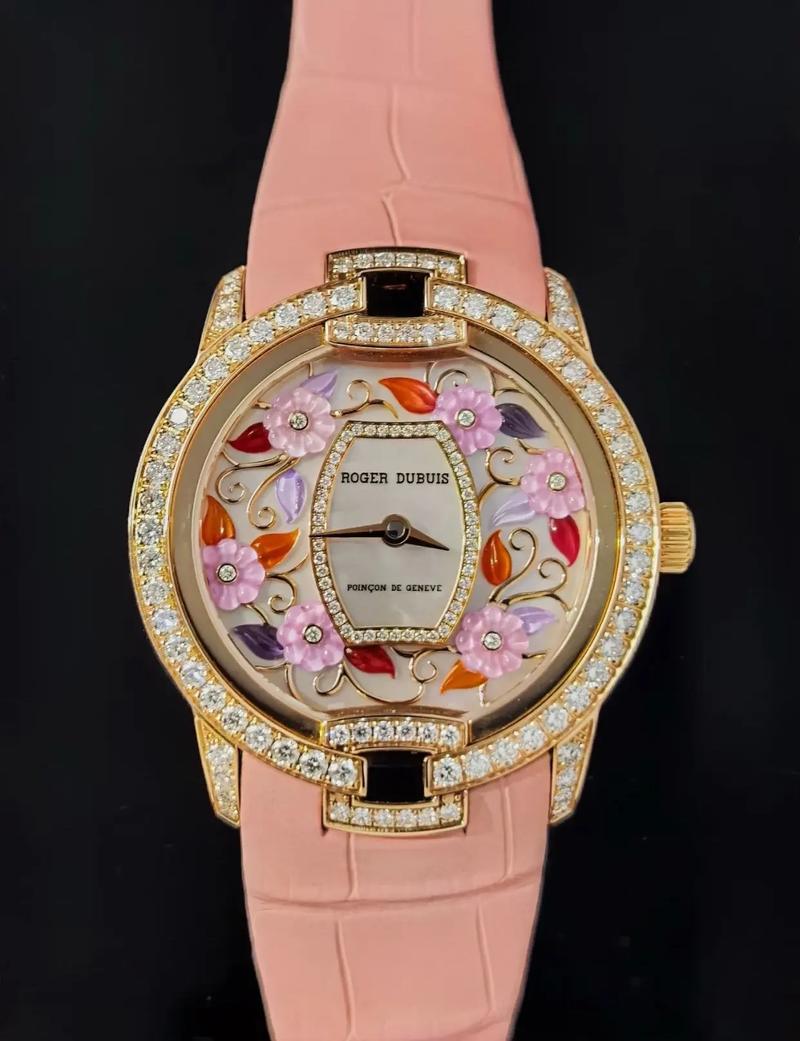 Roger Dubuis罗杰杜彼携多款至臻新品亮相北京SKP精品店