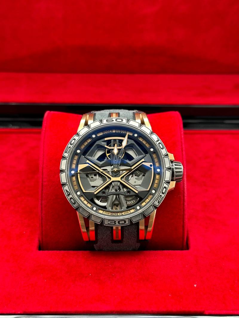 Roger Dubuis罗杰杜彼携多款至臻新品亮相北京SKP精品店