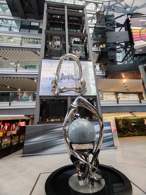 IWC万国表北京侨福芳草地购物中心中庭呈献飞行员主题巡展 张若昀惊喜现身开幕现场