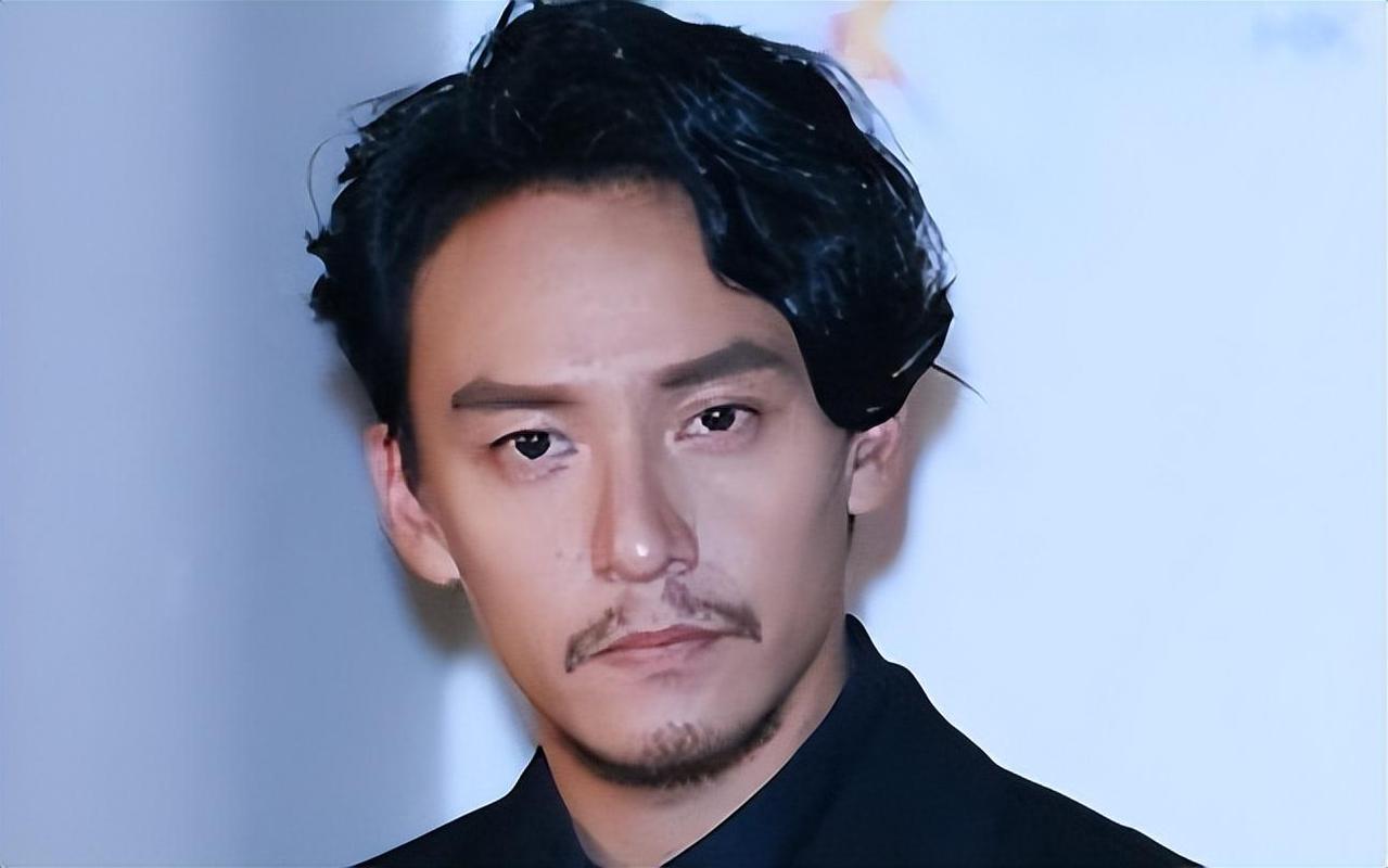 和《InStyle》全球首位封面男星张震一起出海！