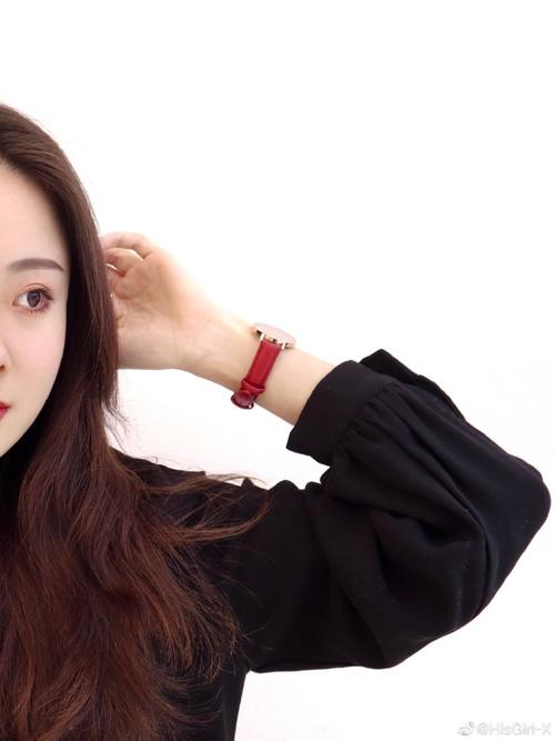 DANIEL WELLINGTON 推出全新赭红皮质表带SUFFOLK新春限定腕表