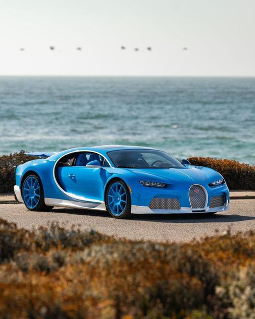 Jacob&Co.杰克宝与Bugatti布加迪携手打造布加迪Chiron凯龙蓝宝石水晶腕表