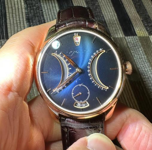 H. MOSER & CIE.亨利慕时，开启关于海的浮想