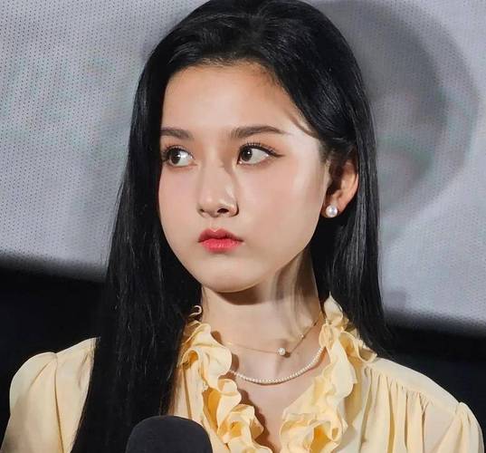 宋祖儿9分钟化的妆比我们早起半个小时的都好看?