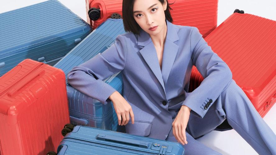 RIMOWA中国区品牌大使宋茜活力演绎 Essential 系列全新配色香芒橙和青竹绿